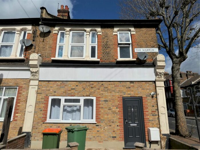 2 Bedroom Flat To Rent In The Warren, London, E12
