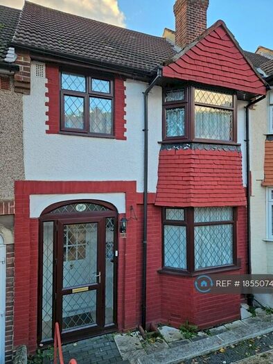 3 Bedroom Terraced House To Rent In Castlewood Drive, London, SE9