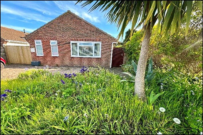 3 Bedroom Detached Bungalow For Sale In Grebe Close, Milford On Sea, SO41