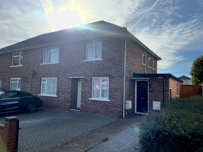 2 Bedroom Apartment To Rent In Hillson Drive, Fareham, PO15