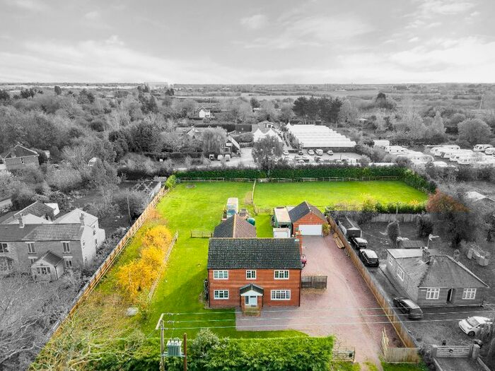 5 Bedroom Detached House For Sale In Barton Road, Wisbech, Cambs, PE13