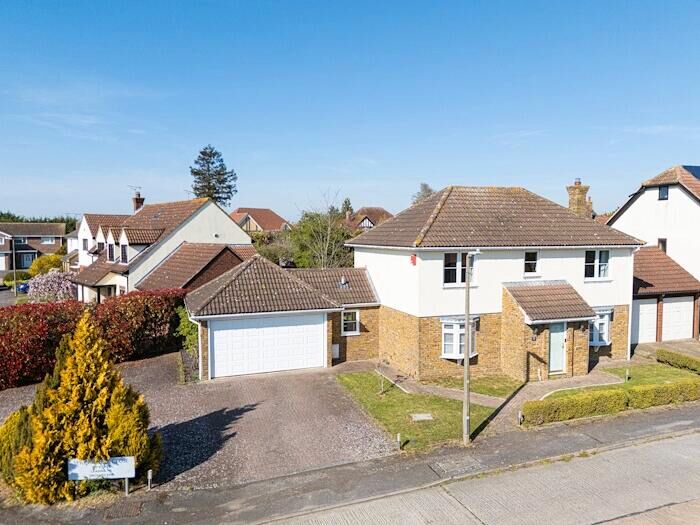 4 Bedroom Detached House For Sale In Springfield Close, Ongar, CM5