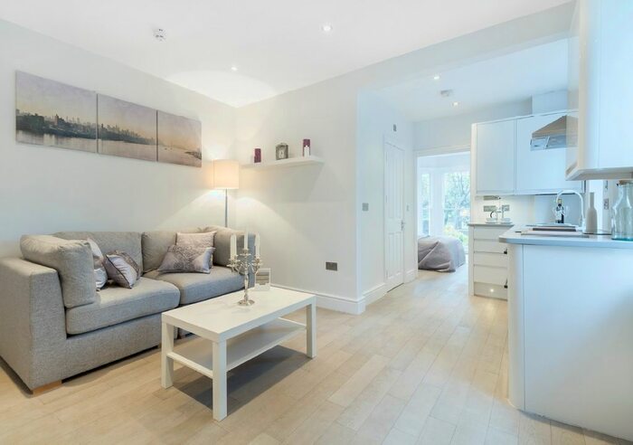 1 Bedroom Flat To Rent In Kennington Lane, London SE11