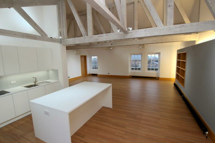 3 Bedroom Apartment To Rent In Royal Standard House, Standard Hill, Nottingham, NG1