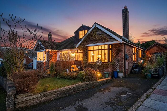 3 Bedroom Semi-Detached House For Sale In Balliol Close, Woodley, Stockport, SK6