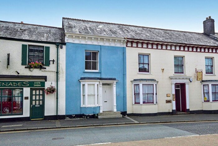 2 Bedroom Cottage For Sale In Dean Street, Liskeard, Cornwall, PL14