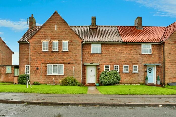 5 Bedroom Semi-Detached House For Sale In Cornfield Crescent, Bridlington, YO16