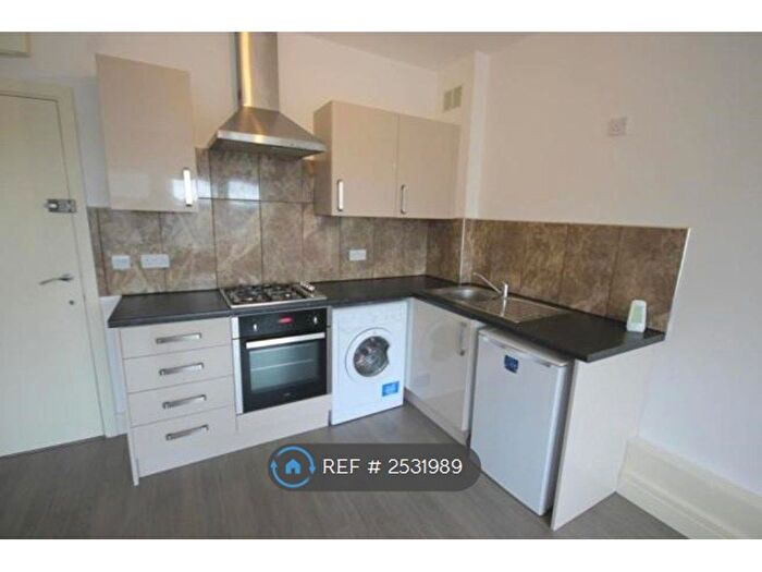 1 Bedroom Flat To Rent In Clare Road, Stanwell, Staines-Upon-Thames, TW19