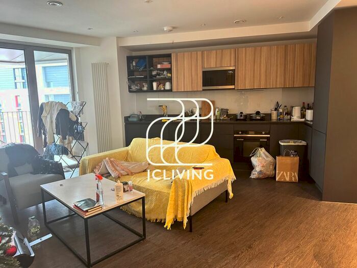 2 Bedroom Flat To Rent In Western Gateway, London, E16