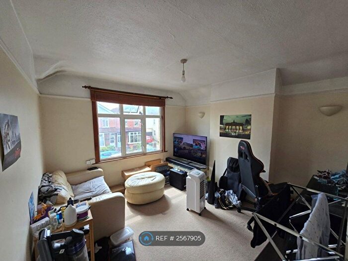 1 Bedroom Maisonette To Rent In Sidney Road, Staines-Upon-Thames, TW18