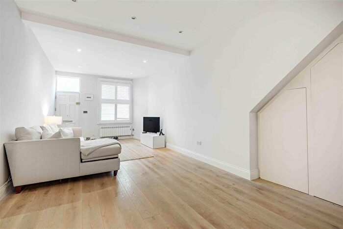 1 Bedroom Flat To Rent In Greyhound Road, London, W6