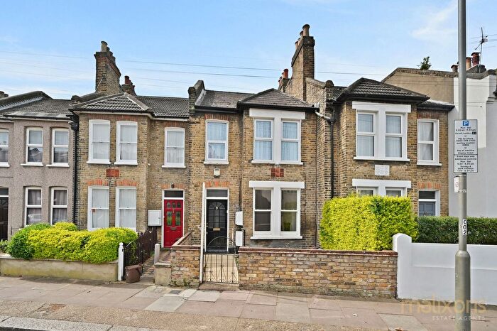 1 Bedroom Flat For Sale In Alston Road, London, SW17