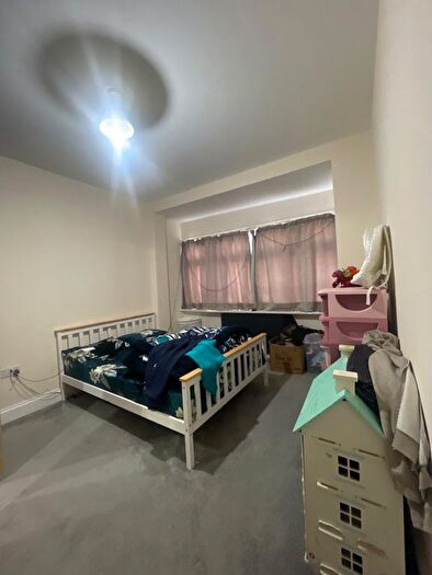 6 Bedroom Terraced House To Rent In Eton Road, Ilford, IG1