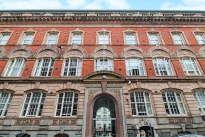 3 Bedroom Apartment To Rent In Old Hall Street, Liverpool, L3