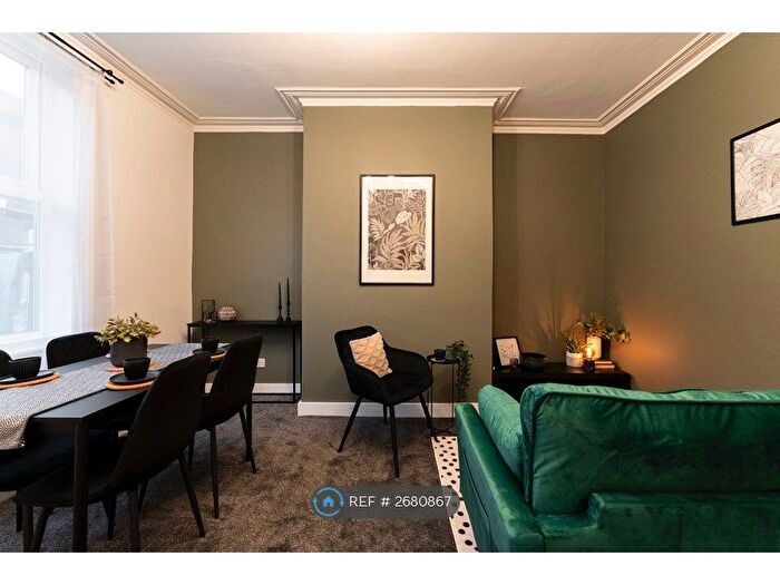 2 Bedroom Terraced House To Rent In Harold View, Leeds, LS6