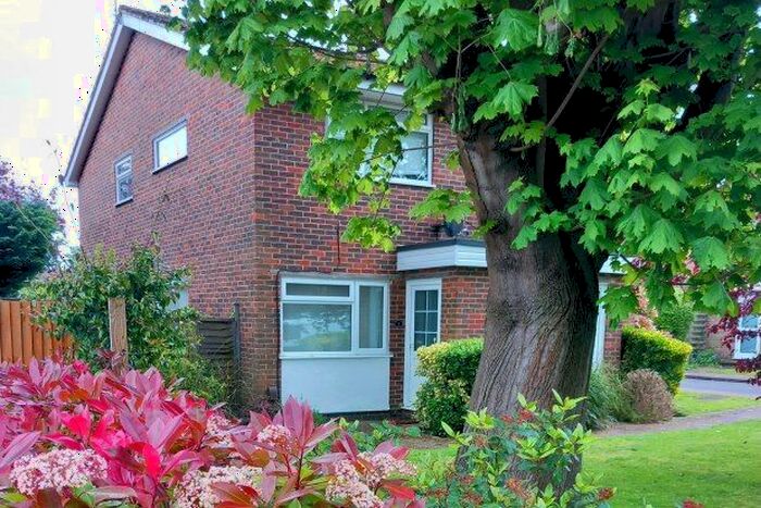 Studio To Rent In Park Court, Leatherhead, KT23