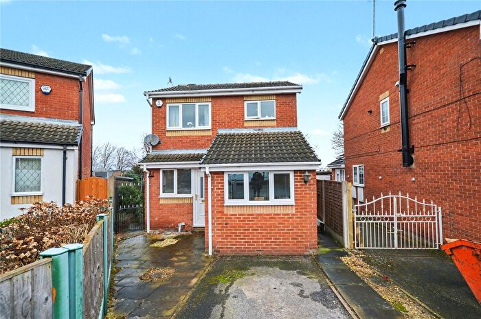 3 Bedroom Detached House For Sale In Leasowe Gardens, Leeds, West Yorkshire, LS10