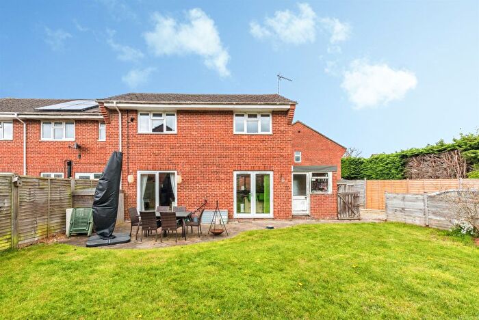3 Bedroom Semi-Detached House For Sale In Saw Close, Chalgrove, Oxford, OX44