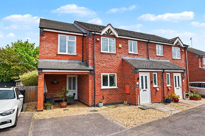 3 Bedroom Semi-Detached House For Sale In Plover Road, Essendine, PE9