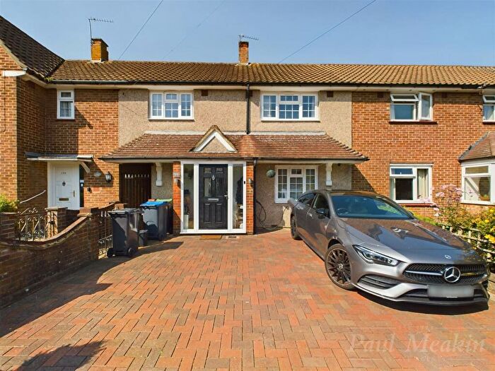 3 Bedroom Terraced House For Sale In Uvedale Crescent, New Addington, Croydon, CR0