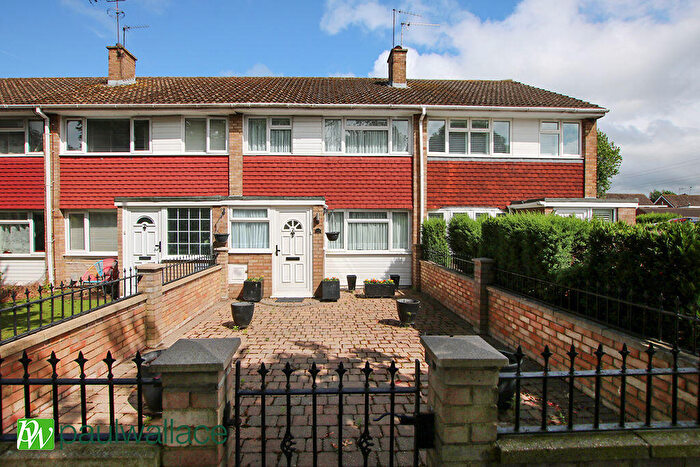 3 Bedroom Terraced House For Sale In Perrysfield Road, Cheshunt, EN8