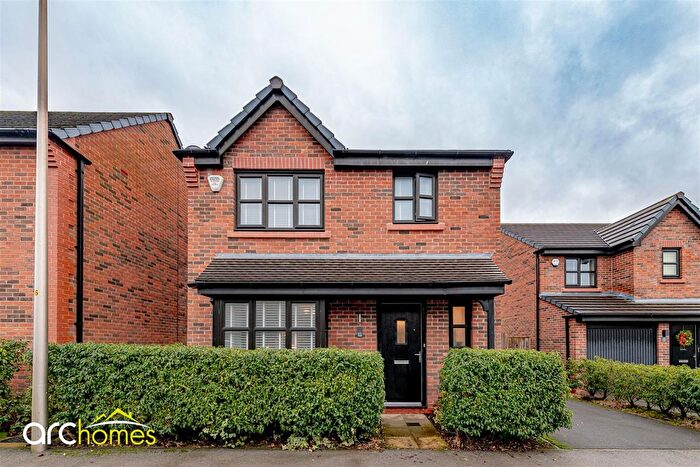 3 Bedroom Detached House For Sale In Tiverton Avenue, Leigh, WN7