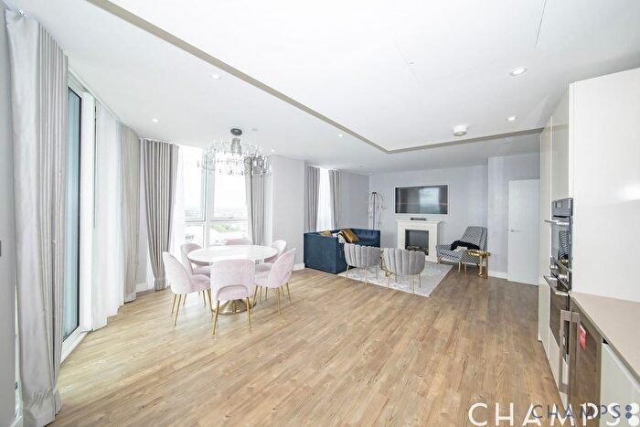 3 Bedroom Flat To Rent In Gladwin Tower, Nine Elms, SW8