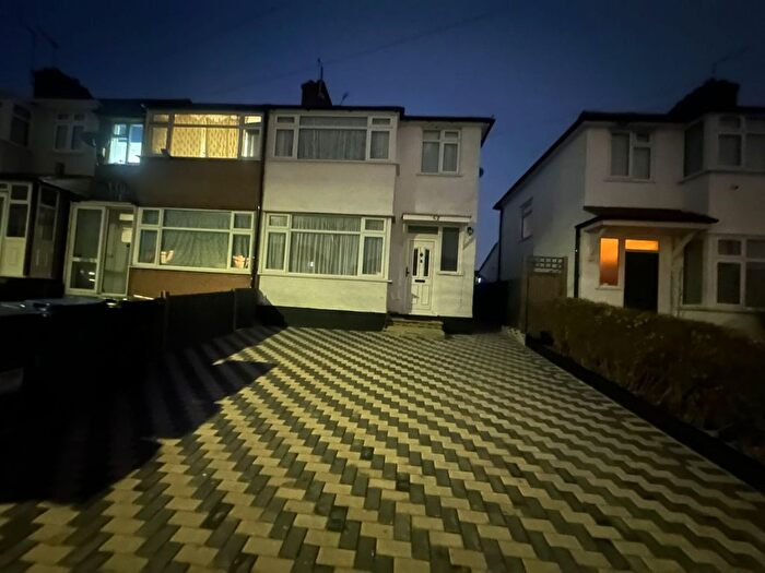 3 Bedroom Semi-Detached House To Rent In Gainsborough Gardens, Edgware, HA8