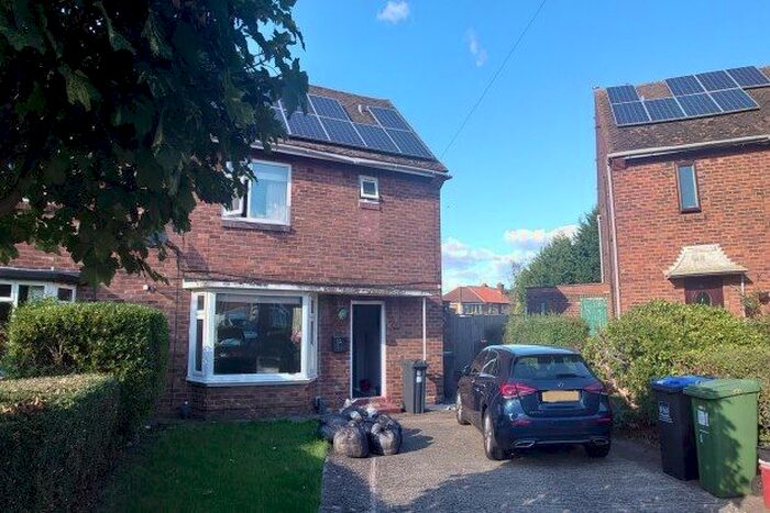 3 Bedroom Semi-Detached House To Rent In Queensway, Leamington Spa, CV31