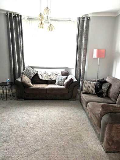 3 Bedroom Semi-Detached House To Rent In Lansdowne Road, Cardiff, CF5