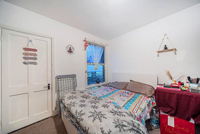 3 Bedroom End Of Terrace House For Sale In Lower Coombe Street, Croydon, CR0