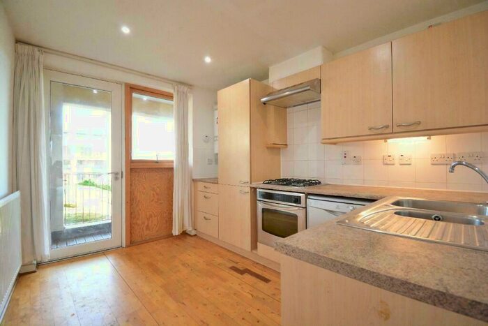 2 Bedroom Maisonette To Rent In Huntley Crescent, Milton Keynes, MK9