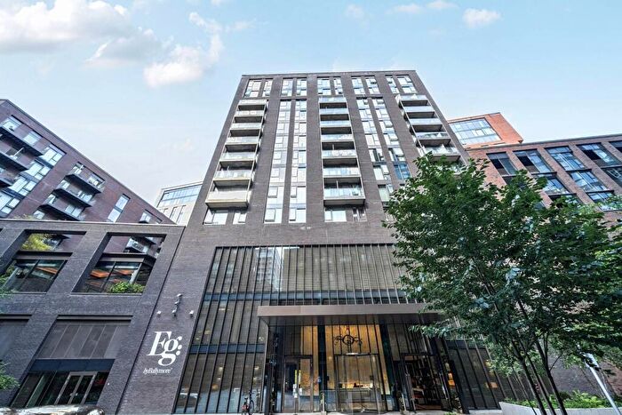 2 Bedroom Flat To Rent In Ambassador Building, Nine Elms, London, SW11