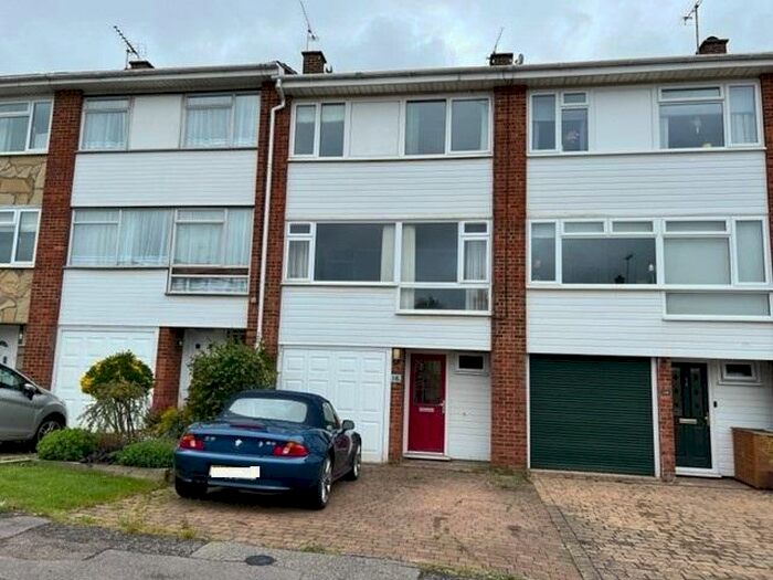 4 Bedroom Town House To Rent In Billericay, CM11