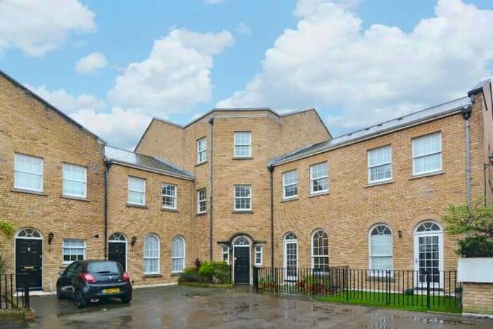 2 Bedroom Flat To Rent In Frederick Square, Rotherhithe Street, SE16