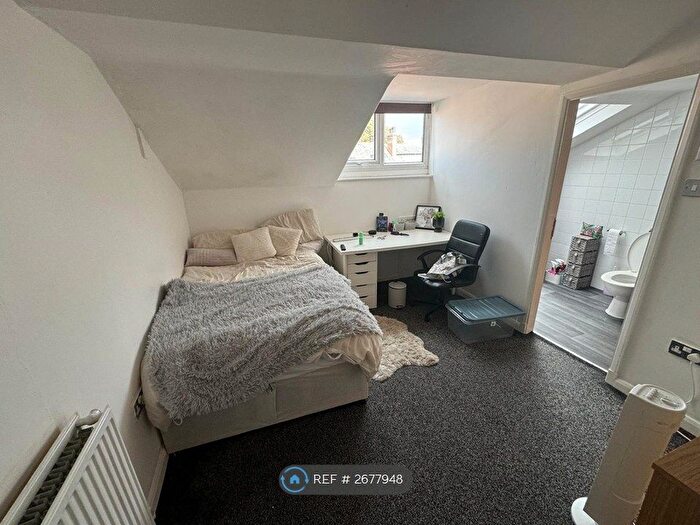 5 Bedroom Flat To Rent In Clarendon Road, Leeds, LS2