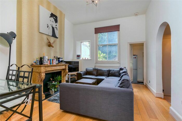 3 Bedroom Flat To Rent In Philbeach Gardens, Earls Court, London, SW5