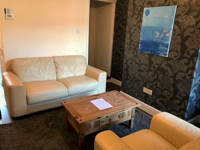 2 Bedroom Property To Rent In Peach Street, DE22