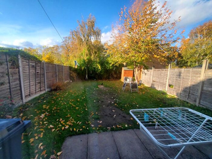 3 Bedroom House To Rent In Heathside Close, Newbury Park, IG2