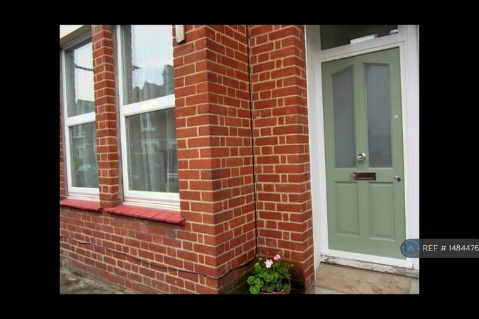 1 Bedroom Flat To Rent In London, London, CR4