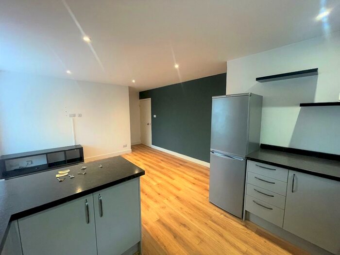 2 Bedroom Apartment To Rent In Upper Lattimore Road, St. Albans, Hertfordshire, AL1