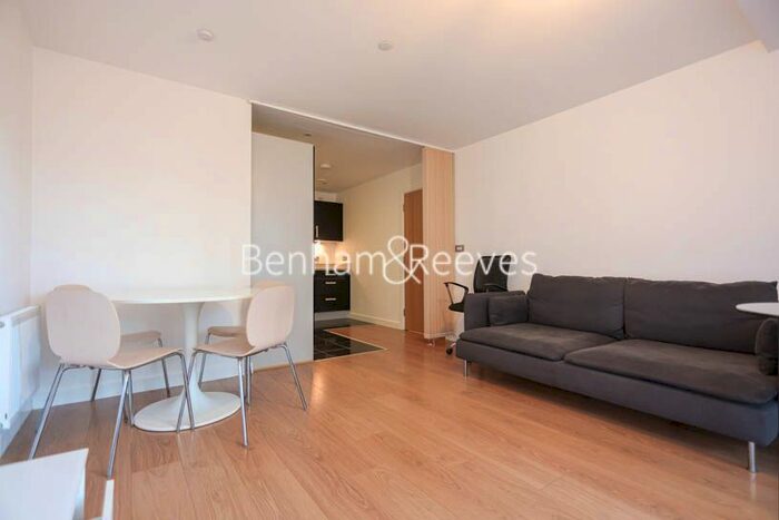 1 Bedroom Flat To Rent In Barge Walk, Woolwich, SE10
