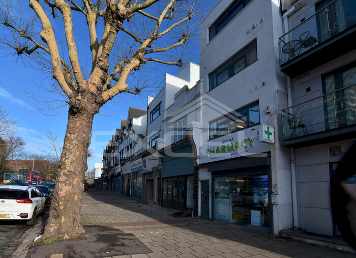 Studio To Rent In Regents Park Road, Finchley Central, London, N3