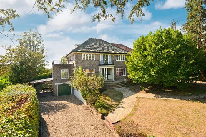 5 Bedroom Detached House For Sale In Pelhams Walk, Esher, Surrey, KT10