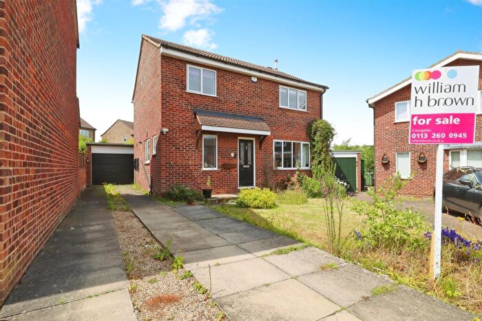 4 Bedroom Detached House For Sale In Spur Drive, Leeds, LS15