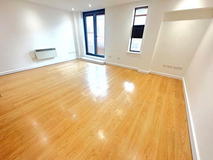 2 Bedroom Apartment To Rent In York Place, Leeds, LS1