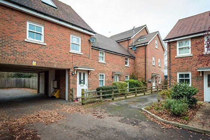 2 Bedroom Flat To Rent In Martins Gardens, Crowborough, East Sussex, TN6