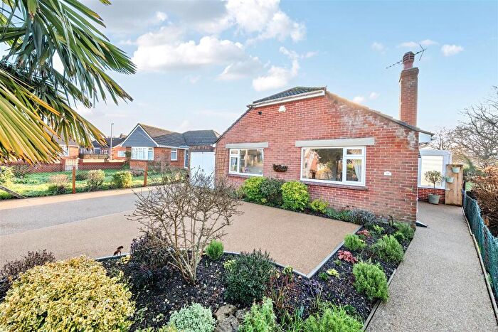 4 Bedroom Detached Bungalow For Sale In White Cliff Gardens, Blandford Forum, DT11