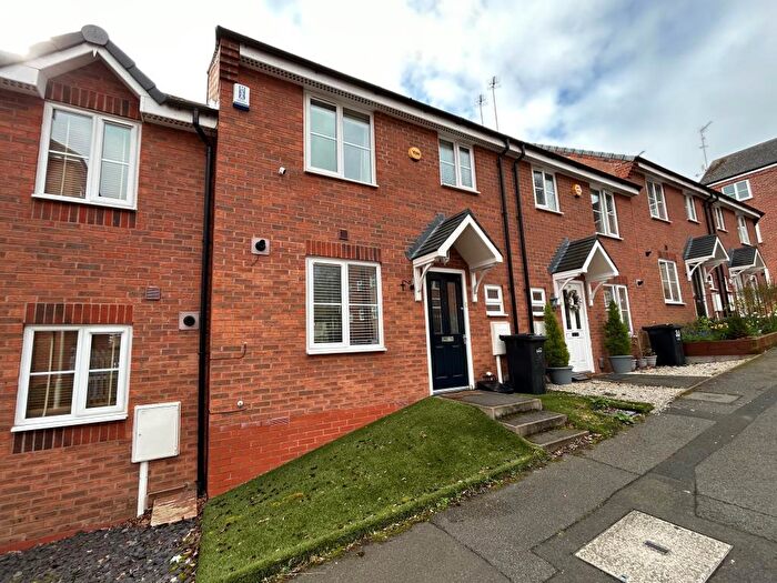 3 Bedroom Terraced House To Rent In Brett Young Close, Halesowen, West Midlands, B63