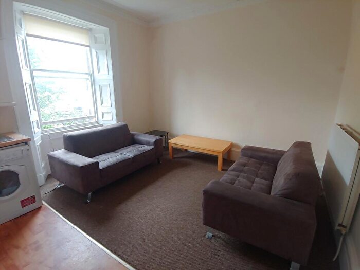 5 Bedroom Flat To Rent In Queen Street, Stirling Town, Stirling, FK8